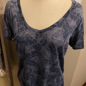 Z Supply Loose Women’s Navy leaf tee sz L Large